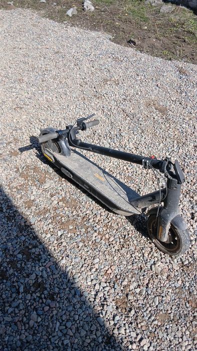Продам электросамокат ninebot