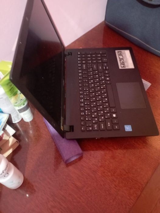 Ноутбук сотилади