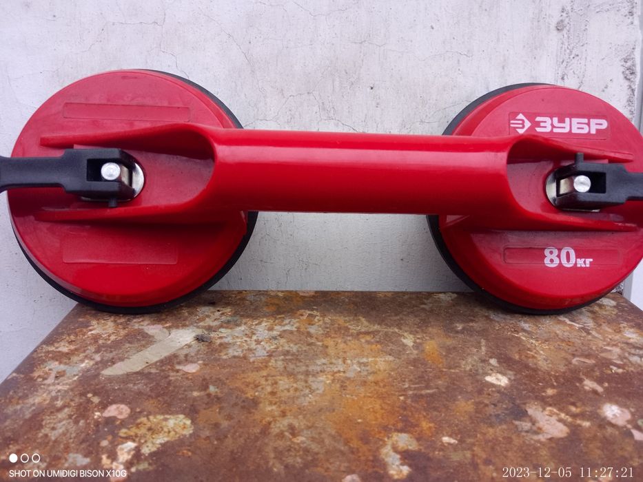 Присоска для стекол (стеклоподъёмник).