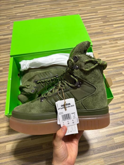 adidas ivp supersleek boo NUMAR 42 merg la 41
