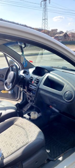 Vând  Chevrolet Spark