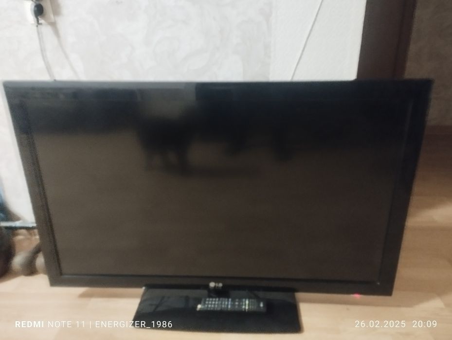 Два телевизора LG и Samsung