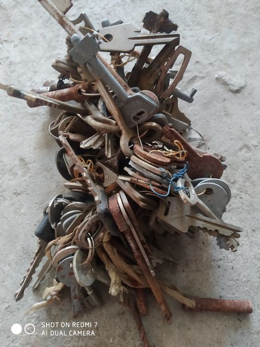 Продам связку ключей