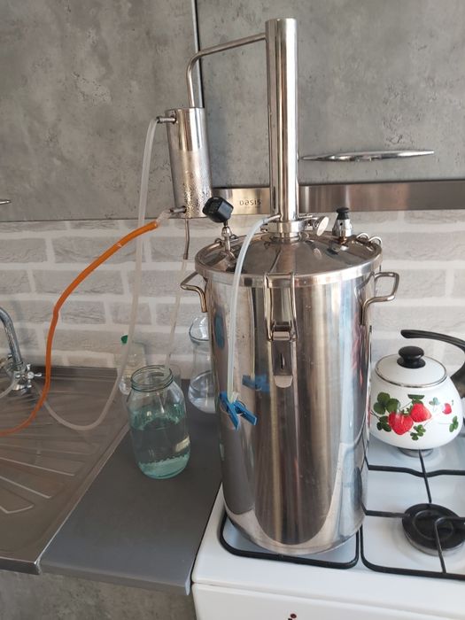 Дистиллятор б/у 20л.