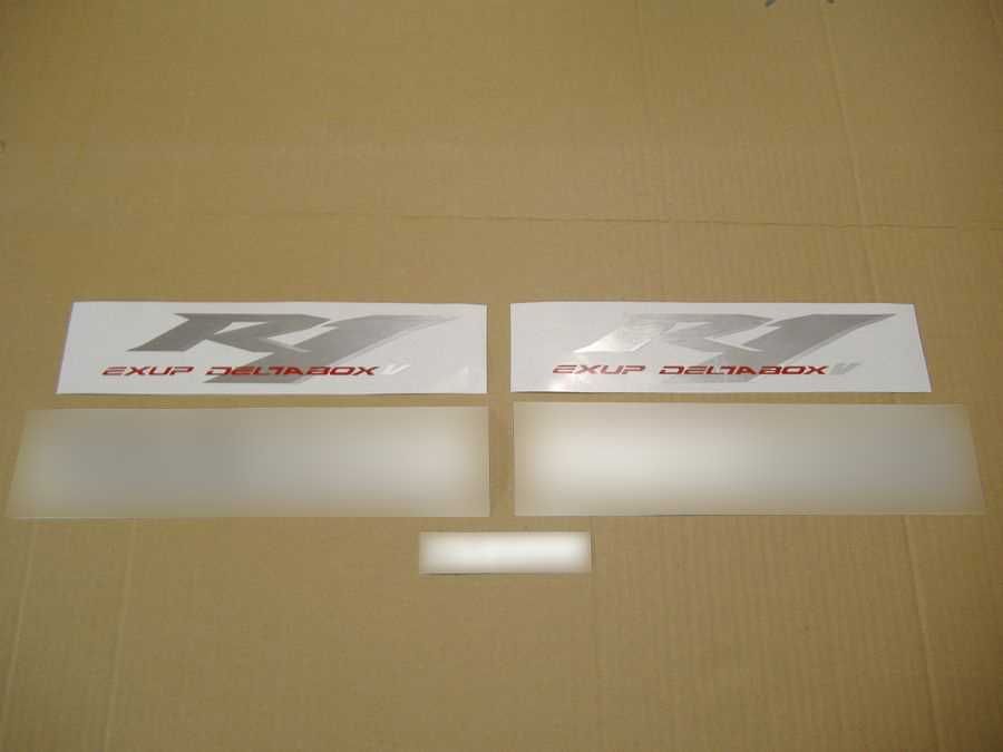 Стикери Yamaha R1 трето поколение 2004г-2006 лепенки Ямаха р1 rn12 yzf