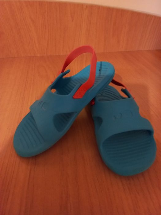 Vând set halat baie și papuci fetite 1-3 ani