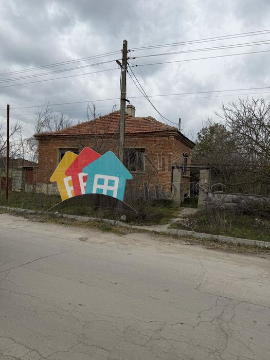 Къща в Варна, област-с.Царевци площ 60 цена 34000