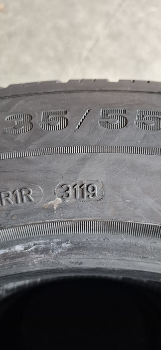 4 anvelope iarna ca si noi Dunlop 235/55/17.Pretul este pe bucata