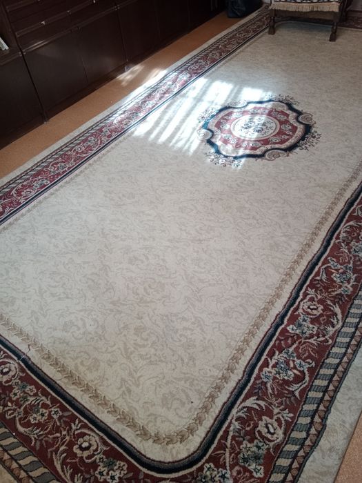Большой ковер б.у.