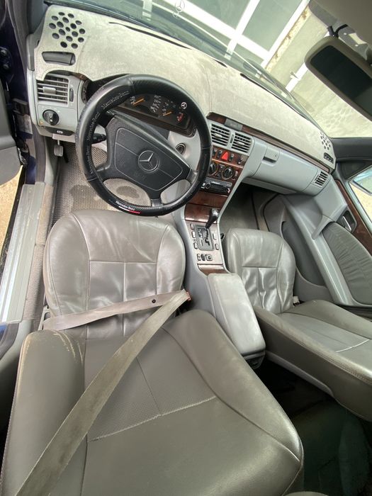 Авто Мерс Лупарик