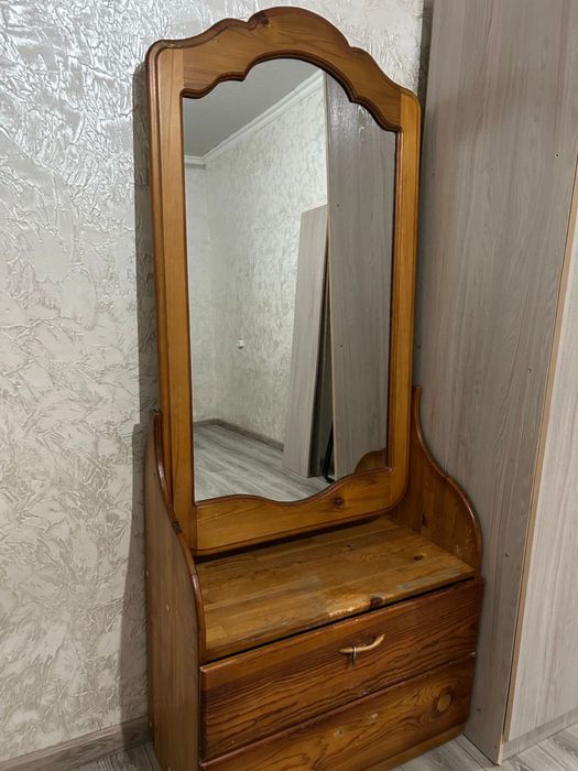 Продам тумбу с зерколом