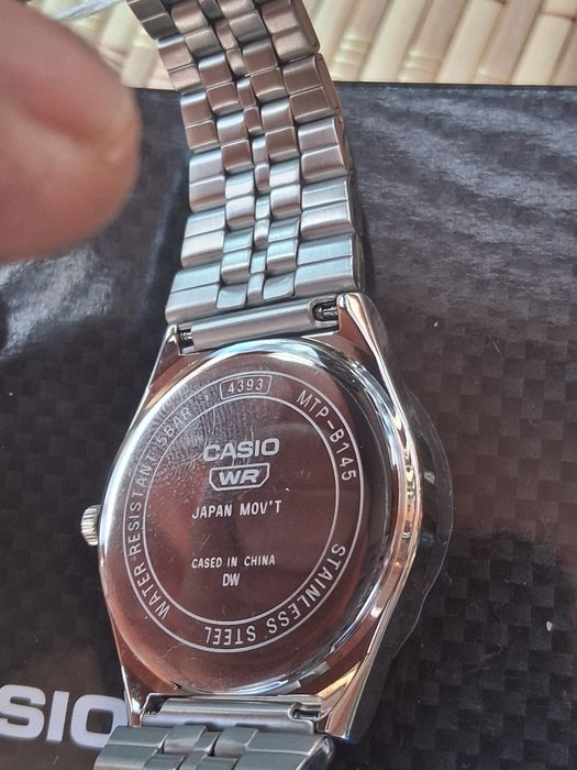 Vînd ceasuri Casio