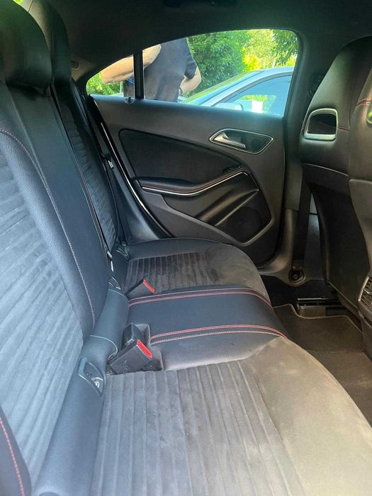 autoturism mercedes benz CLA180