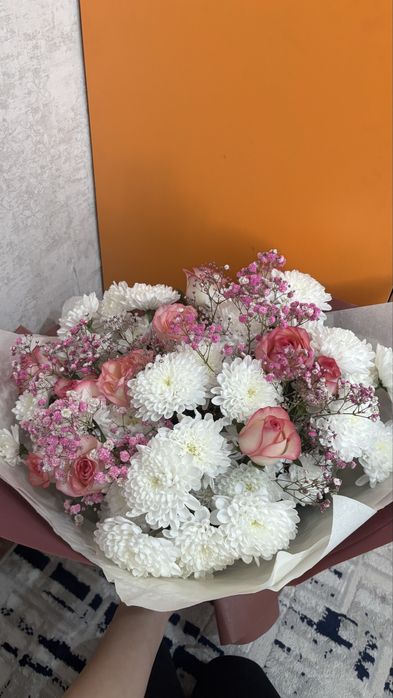 Цветы Хризантема с розами