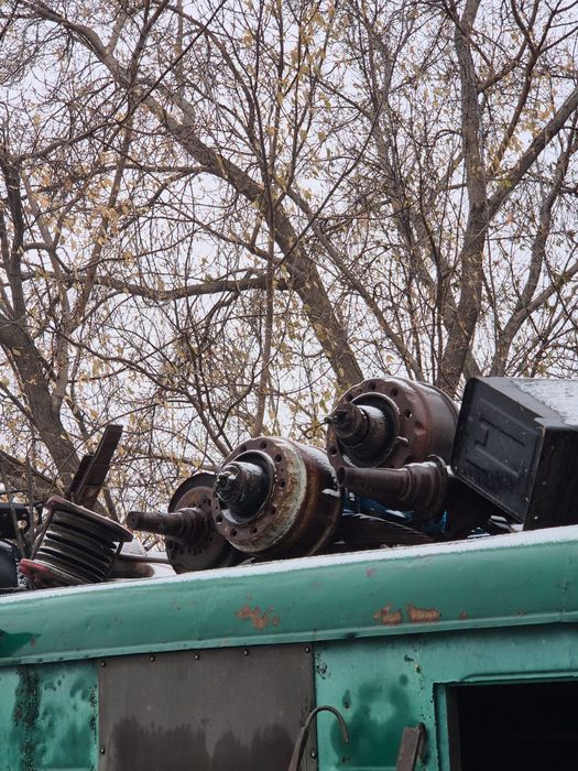 Ось прицепа разные