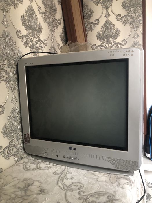 Телевизор LG старый