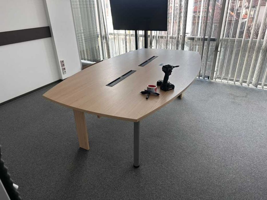 Висок клас заседателна маса – 230×140×75 см