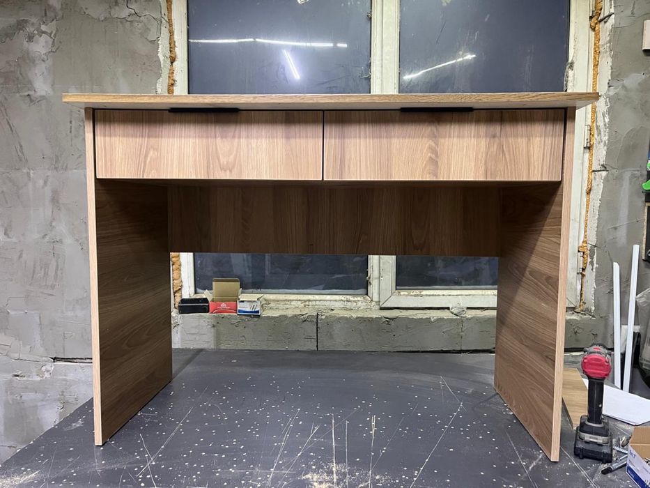 Новый стол стулья парта обувница