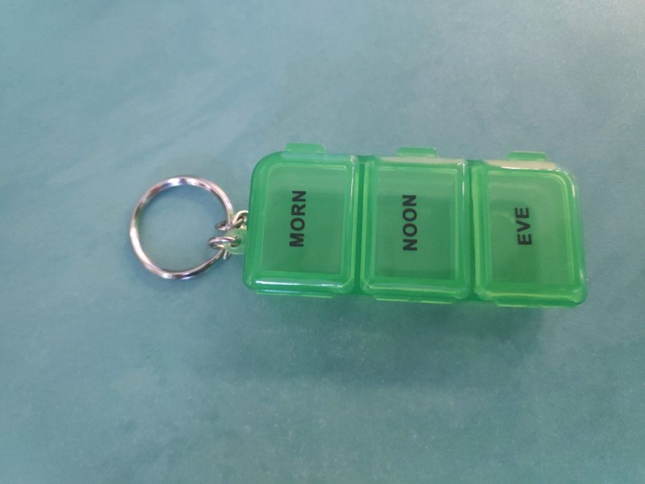 Новинка ! Таблетница брелок