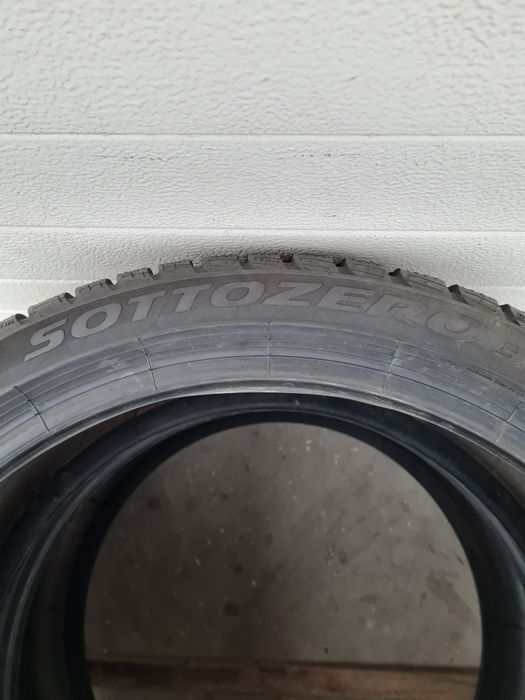 Зимни гуми 2 броя PIRELLI SottoZero3 225 40 R19 дот 4919