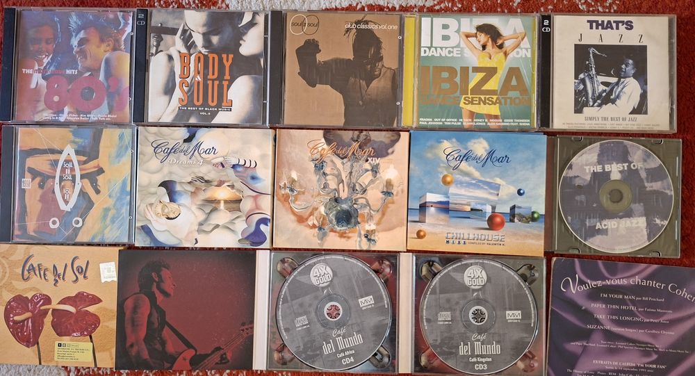 Casete și CD-uri audio cu muzică pop, rock, jazz, clasică