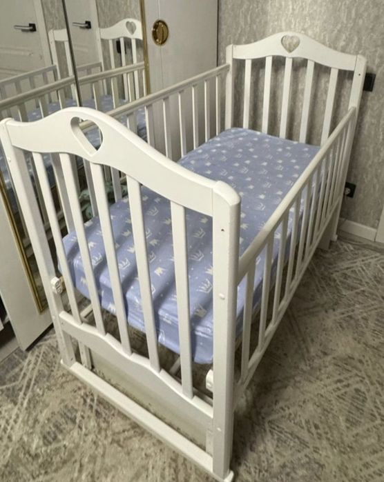 Детская кровать  с матрасом