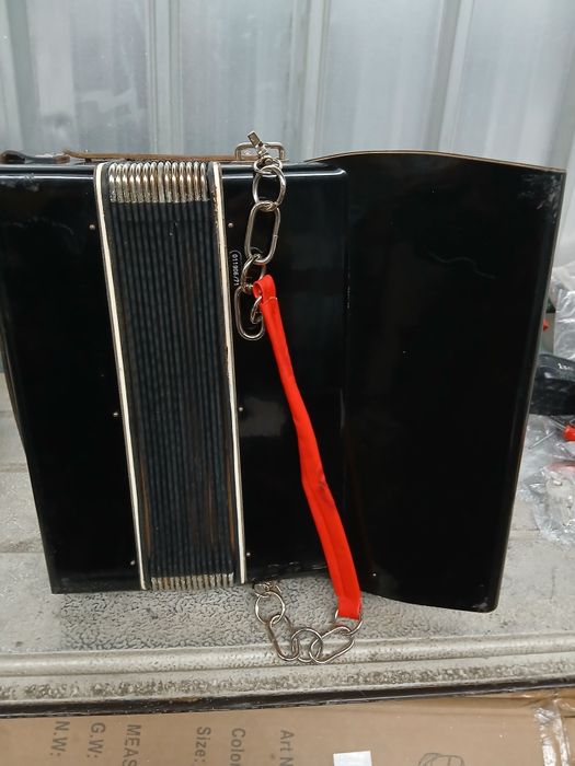 Акордеони различни