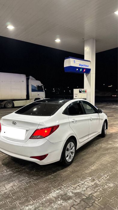Hyundai accent 2015