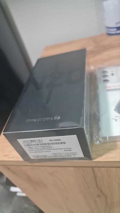 Продавам продавам самсунг Galaxy note 20 ultra с 512 GB вградена памет