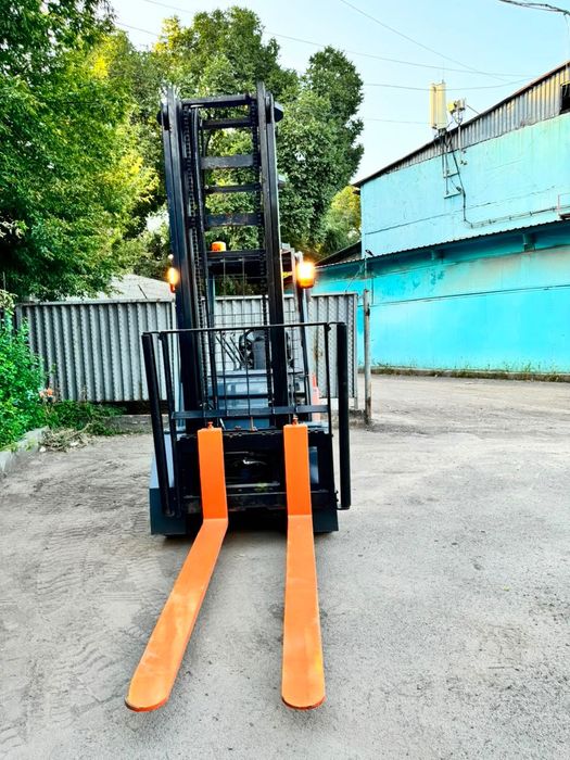 Вилочный Погрузчик Toyota 8FD30