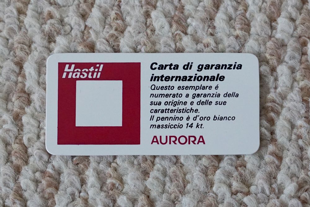Stilou Aurora Hastil cu penita din aur de 14K Italia