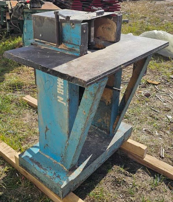 Продам фрезерный станок по дереву