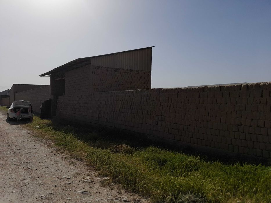 Участка сотилади