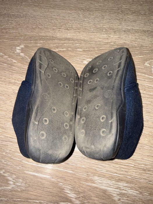 Отдам детские тапочки