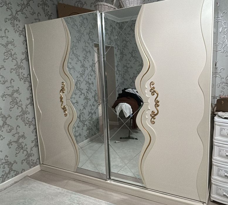 Спальный гарнитур