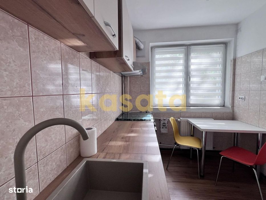 3 Camere de Închiriat