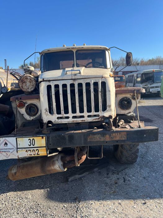 Топливозаправщики разные