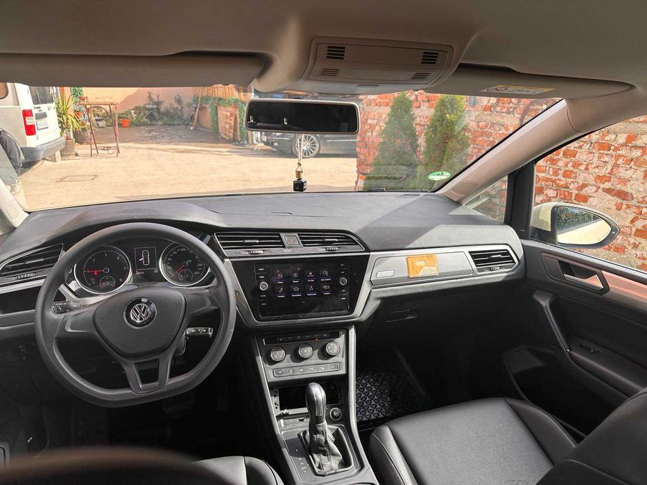 Продавам VW Touran 2.0 TDI 2019 DSG 116 к.с.