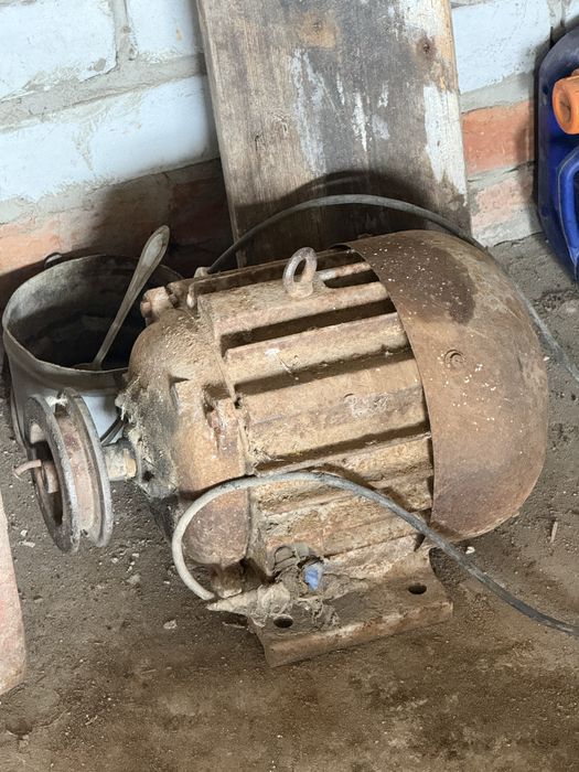 Электрический двигатель