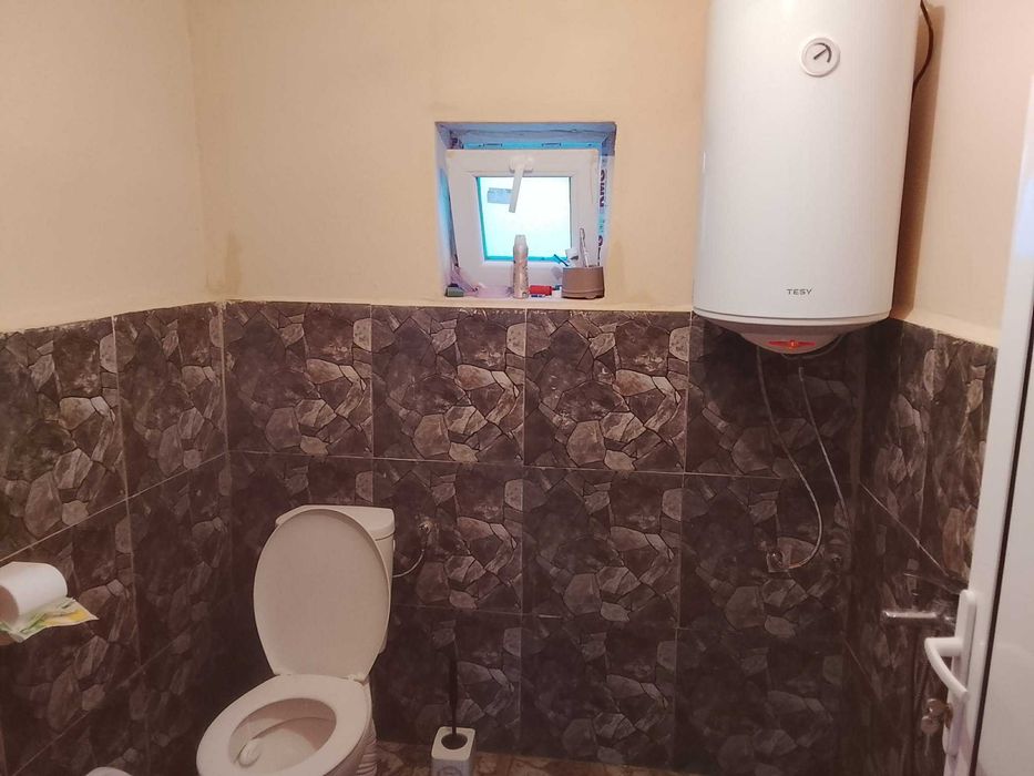 Здравей продавам къща в село Борисово област Русе къщата е с ремонт