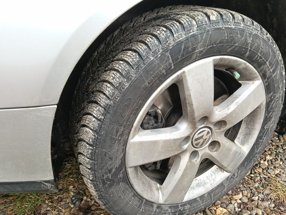 Vând Passat B6 1.9 TDI.