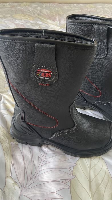 Продам спецодежду новая