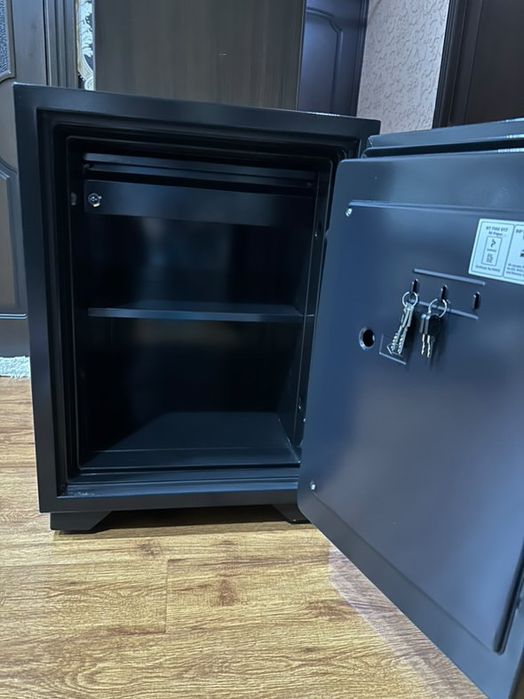 Сейф корейский оригинал продам