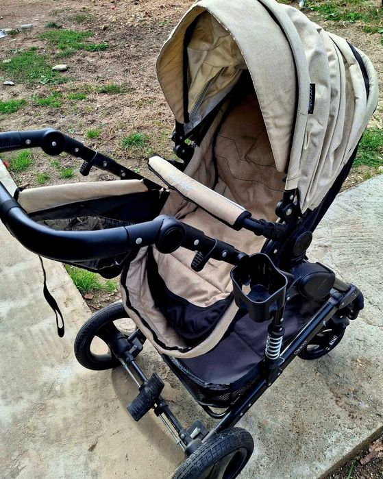 Căruț aproape nou.