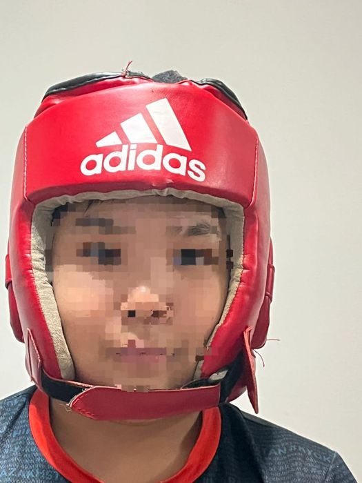 есть шлемы каратэ, бокс