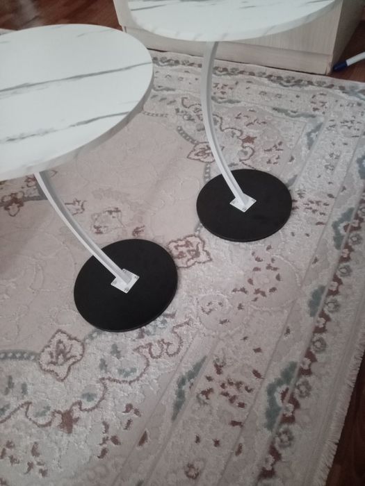 Столик чайно-журнальный