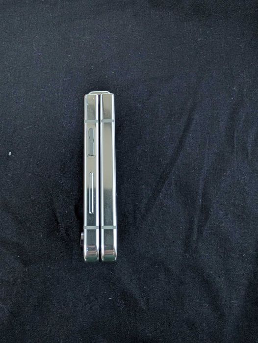 Samsung Galaxy Flip 5 512 ГБ бял