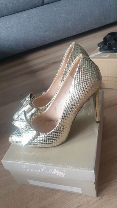 Pantofi cu toc stiletto