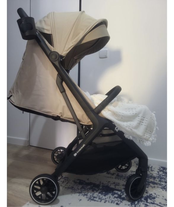 Продам детскую коляску бренда kinderkraft