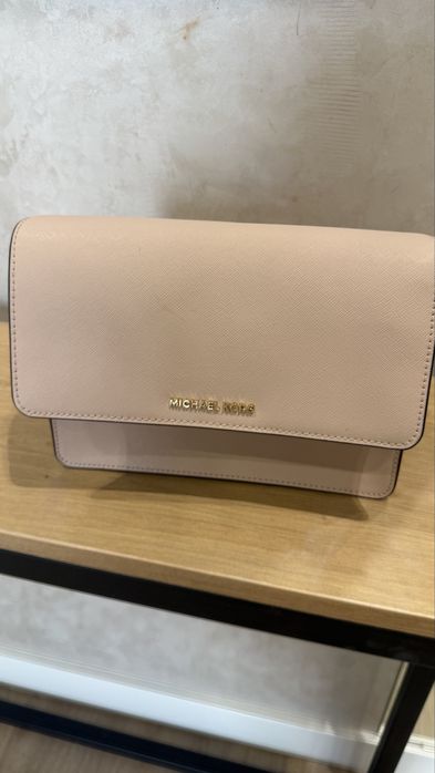 Продам сумку Michail Kors оригинал